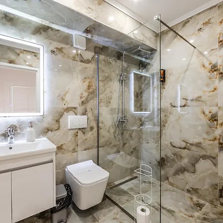 Cozy - Serenitas 2 * Tirana
