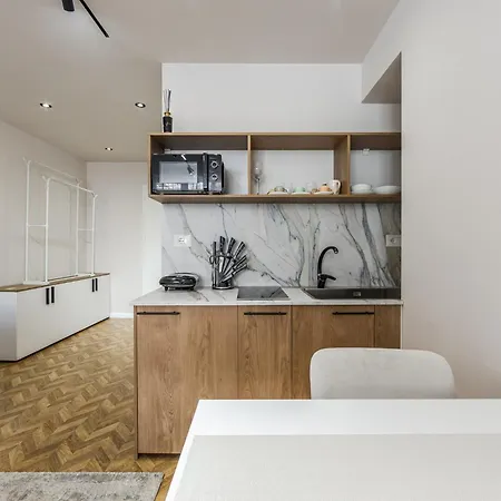 Cozy - Serenitas 2 * Tirana
