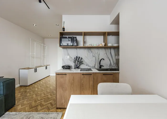 Cozy - Serenitas 2 * Tirana